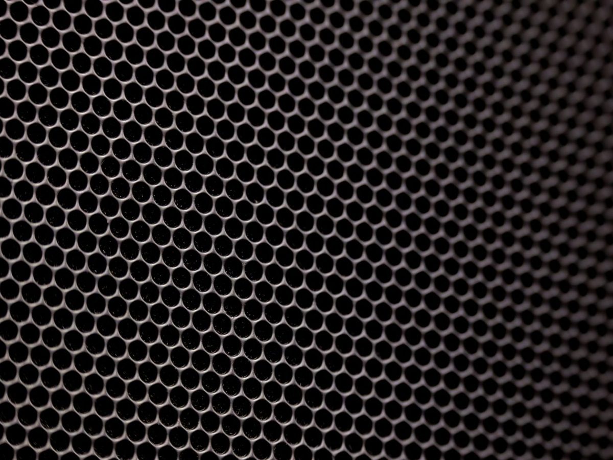 Sintered mesh for polymer melt filtration